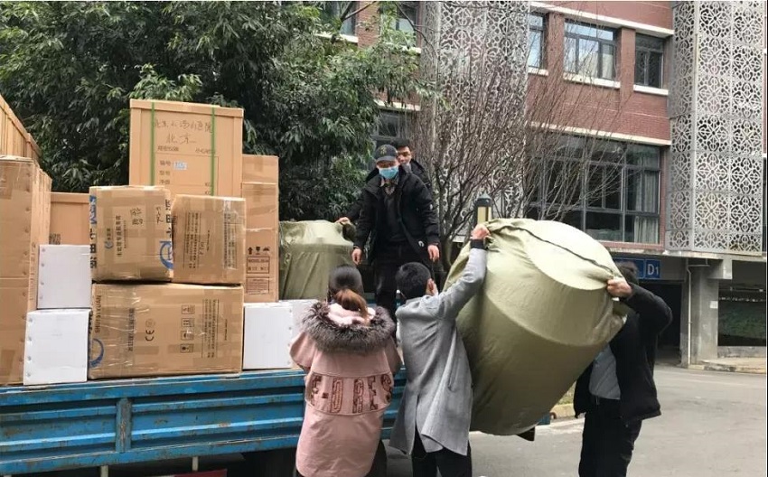 2020，我們用藍治愈了難!2021，想讓世界多一點水思源藍
